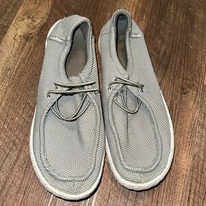 Island Surf Shoes Gray size‎ 9 Ladies